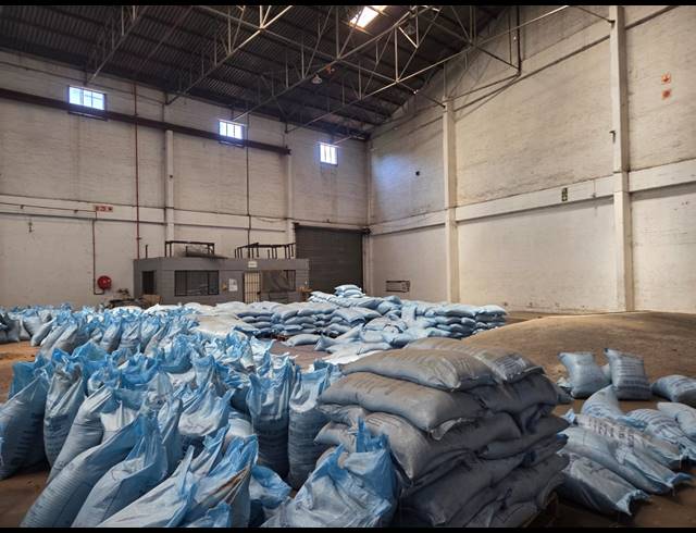4,200M² WAREHOUSE TO LET IN JACOBS